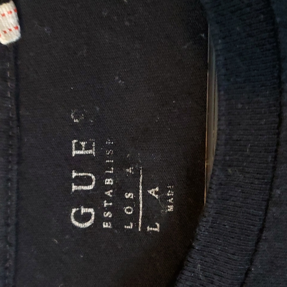 Guess Men's Tee Shirt - Picture 4 of 6